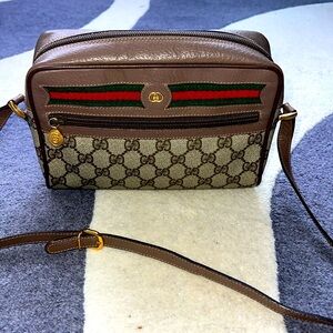 Gucci sherry live vintage crossbody bag
